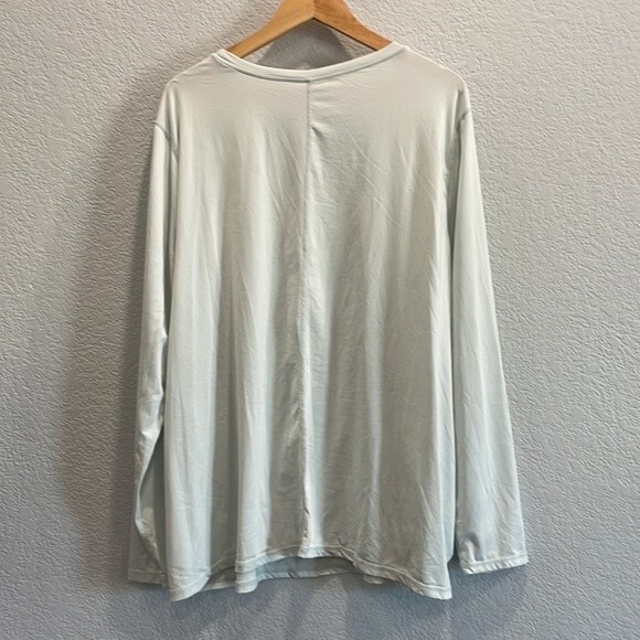 Fabletics Phoenix Lite Long-Sleeve Top in Ice Cube Mint Size 3X - Picture 6 of 7